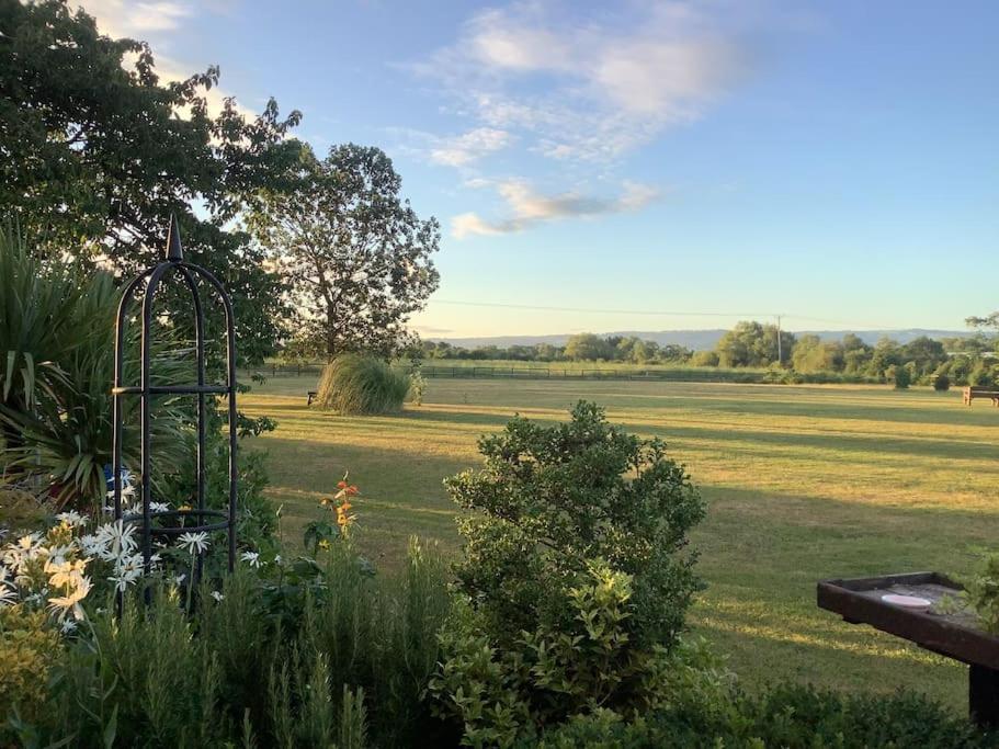 Cotswold Edge Guest Suite With Broadway Hill View Badsey Buitenkant foto